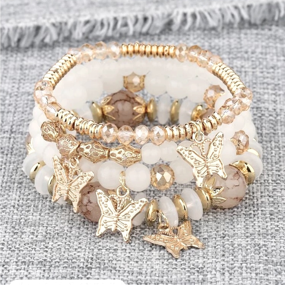 Butterfly Beaded Charm Bracelet NEW 🏷️